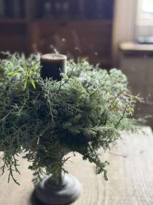 アンティークベースのキャンドルアレンジ